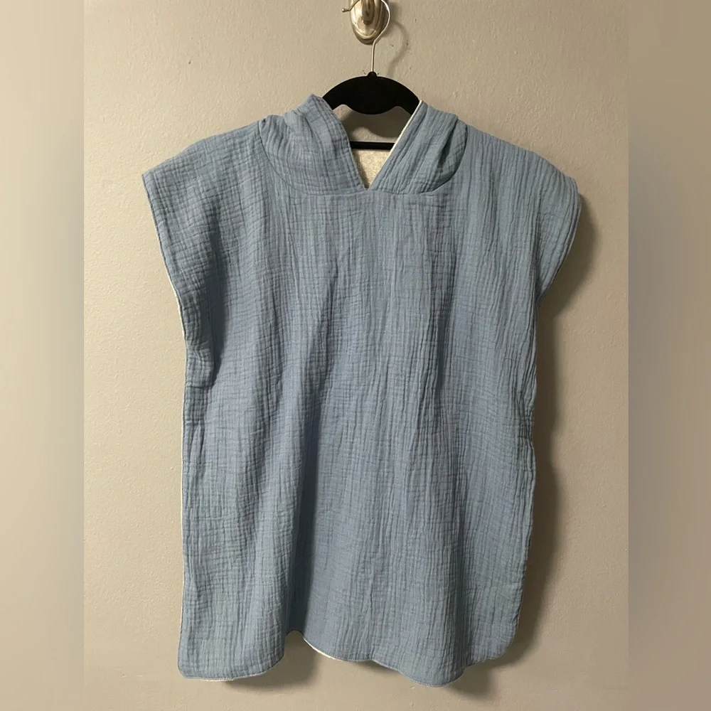 NWT Big Little Universe Reversible Muslin/ Terry Cotton Hooded Toddler Poncho.